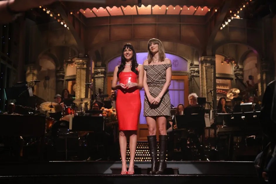 Taylor Swift Crashes Dakota Johnson’s SNL Monologue in Surprise “Therapist” Bit
